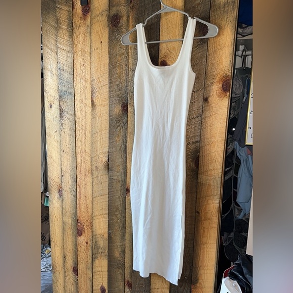 Gorgeous midi dress - Picture 2 of 2